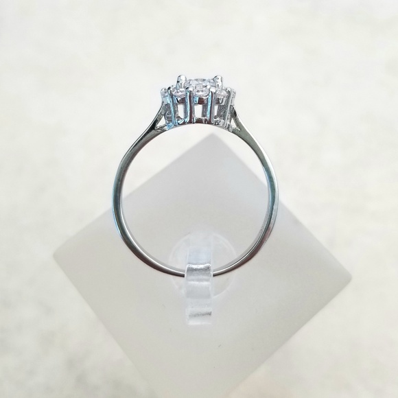 0.8ct TW Sterling Ring - Picture 4 of 8